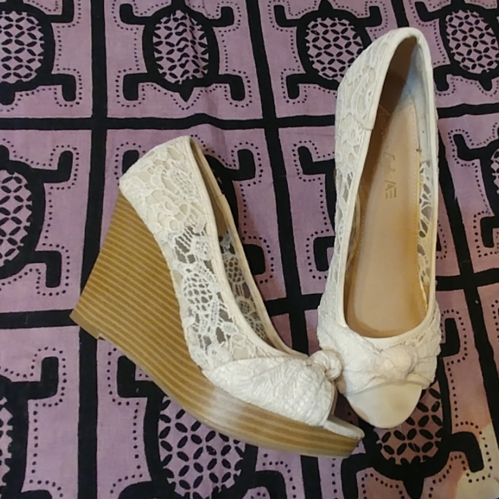 American Eagle Wedges